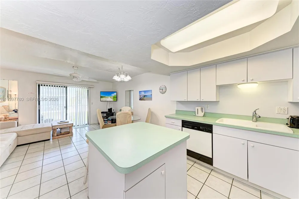 3400 6th Ave #6 Bradenton, FL 34217