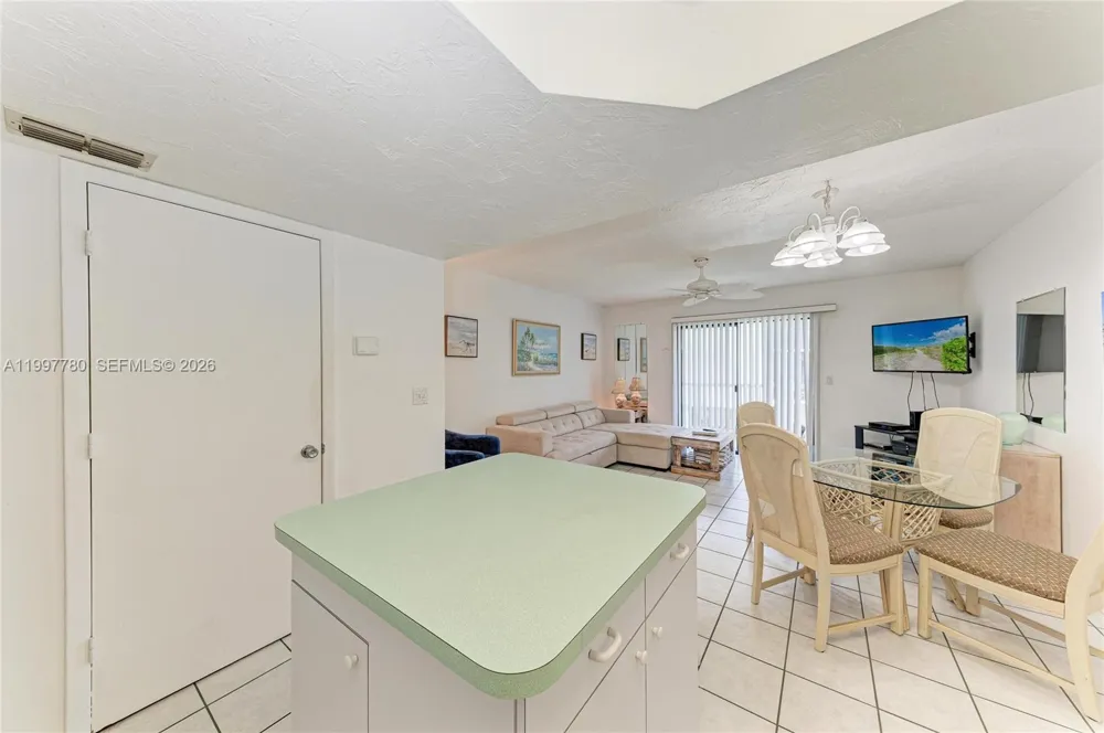 3400 6th Ave #6 Bradenton, FL 34217
