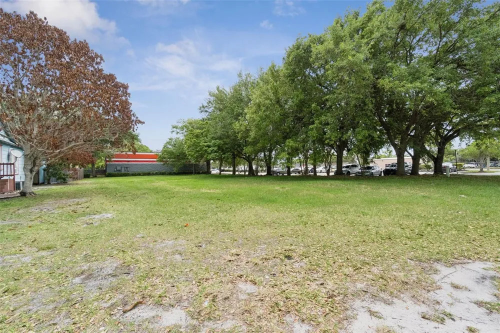 1215 WISCONSIN AVENUE St Cloud, FL 34769