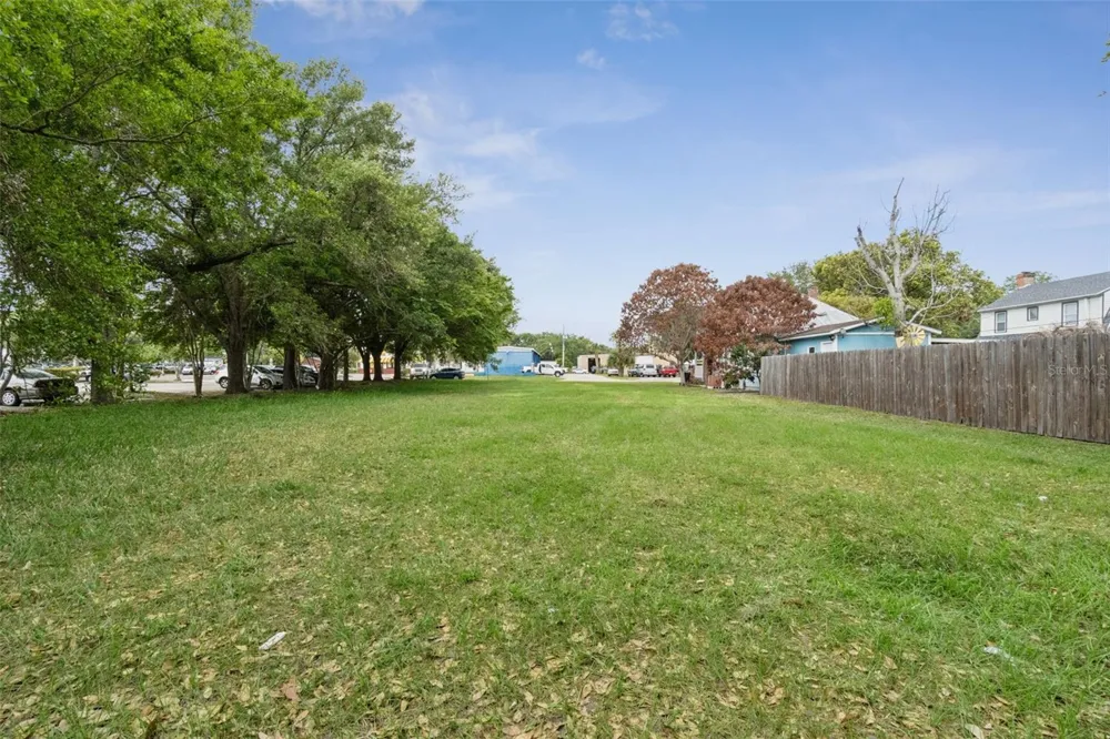 1215 WISCONSIN AVENUE St Cloud, FL 34769