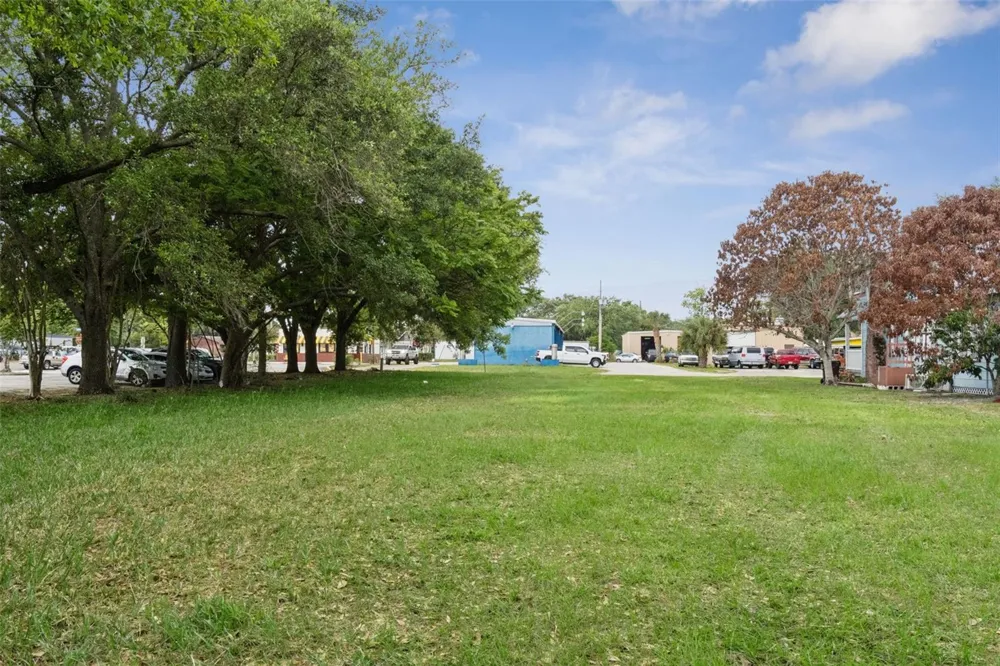 1215 WISCONSIN AVENUE St Cloud, FL 34769