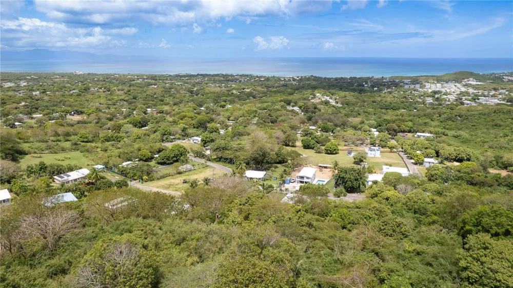 18 CALLE 16 Vieques, PR 00765