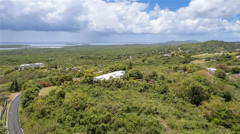18 CALLE 16 Vieques, PR 00765