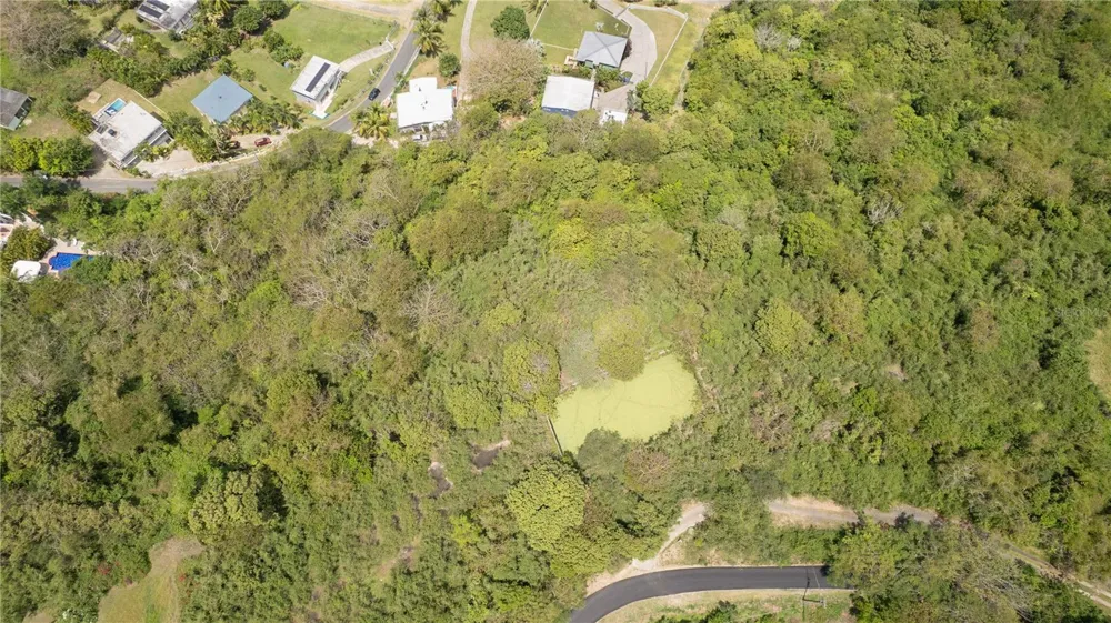 18 CALLE 16 Vieques, PR 00765