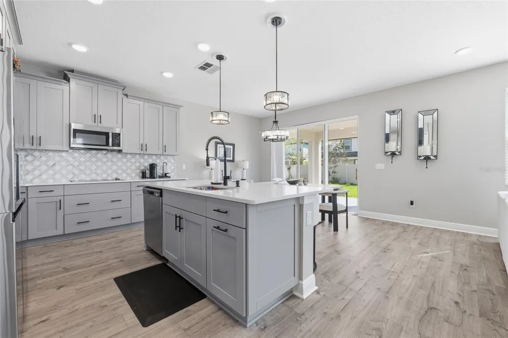 7273 NOTCHED PINE BEND Wesley Chapel, FL 33545