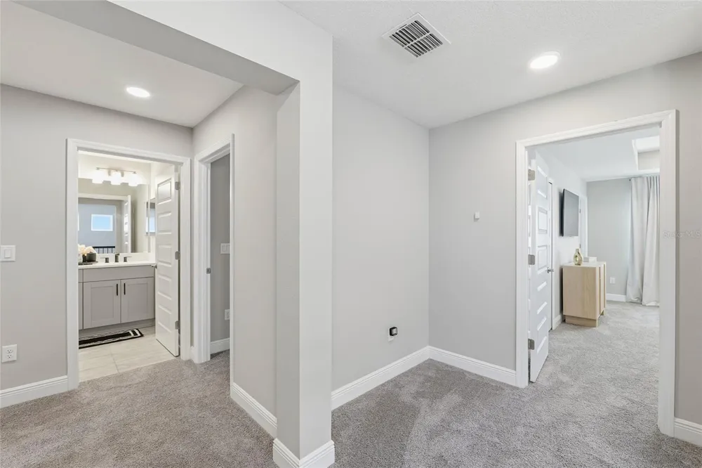 7273 NOTCHED PINE BEND Wesley Chapel, FL 33545