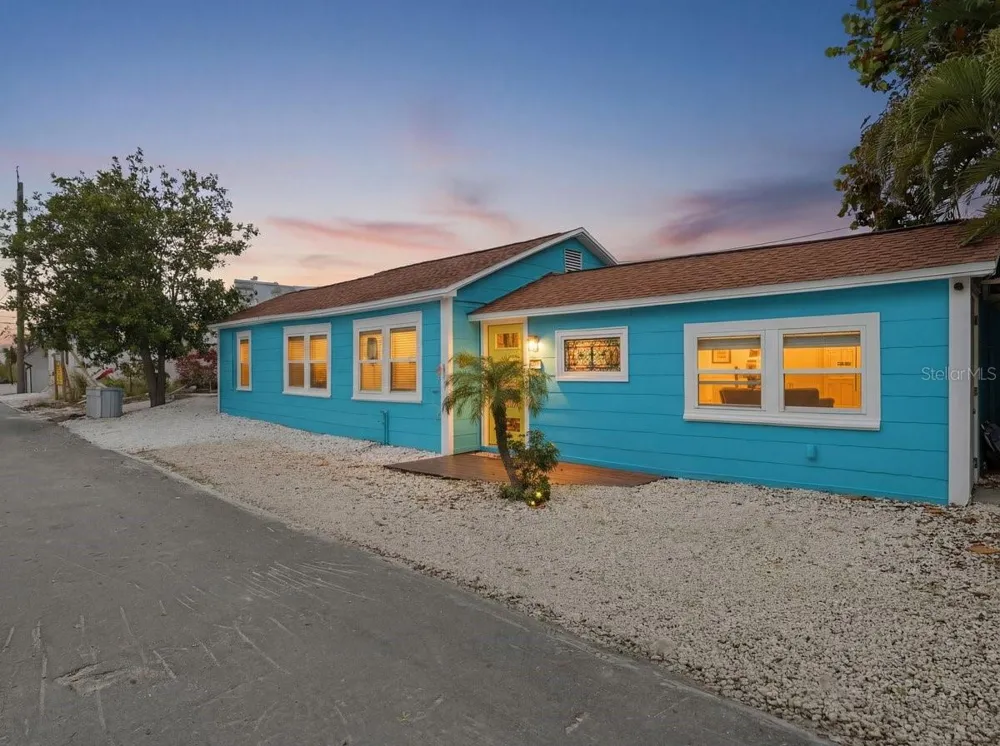 118 92ND AVENUE Treasure Island, FL 33706