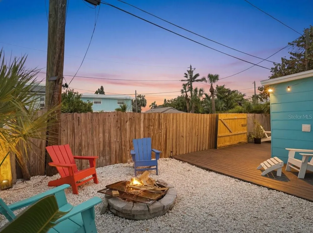 118 92ND AVENUE Treasure Island, FL 33706