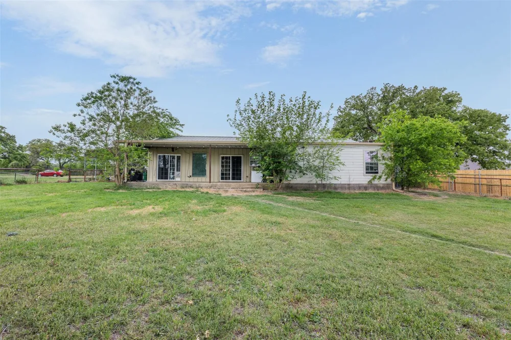 203 Saffles Road Robinson, TX 76706