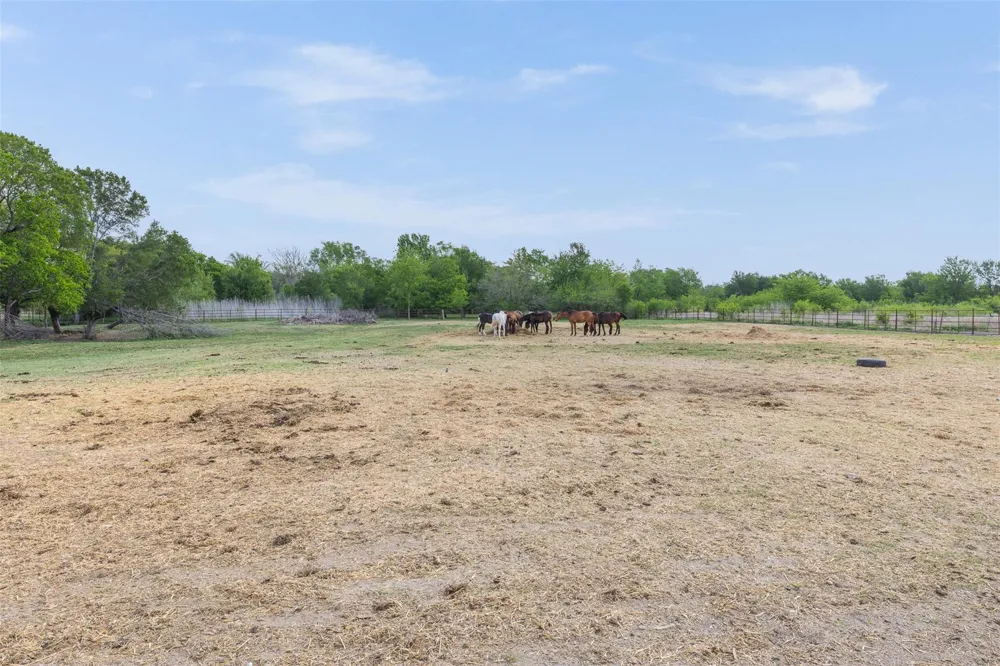 203 Saffles Road Robinson, TX 76706