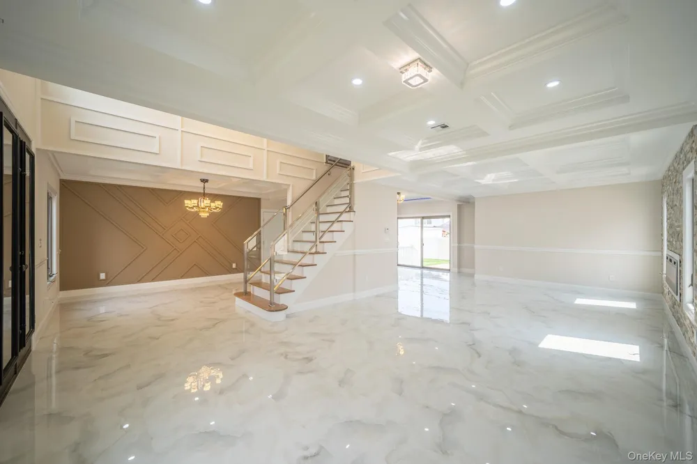22 Sleepy Lane Hicksville, NY 11801