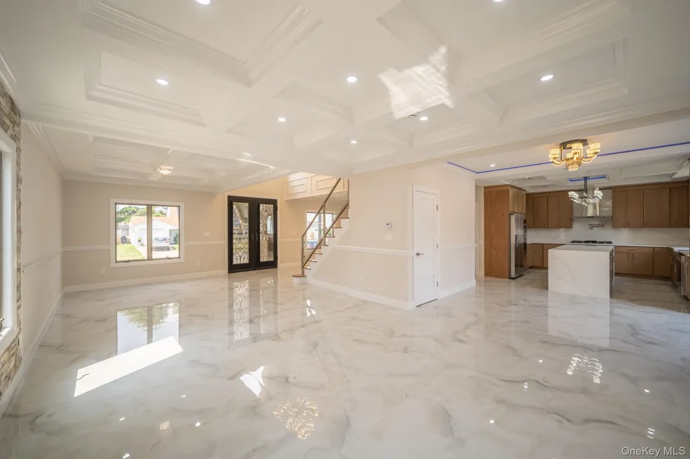 22 Sleepy Lane Hicksville, NY 11801