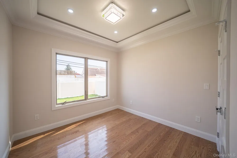 22 Sleepy Lane Hicksville, NY 11801