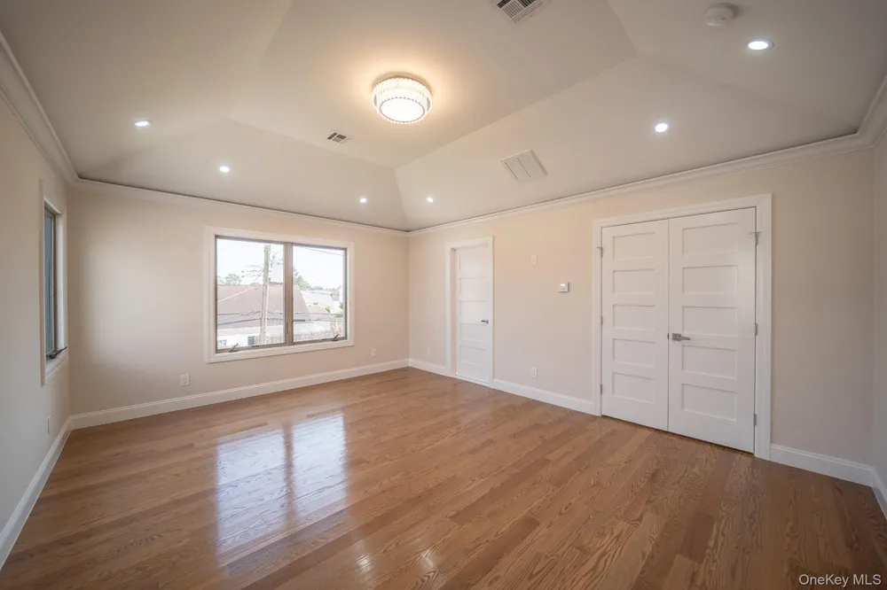 22 Sleepy Lane Hicksville, NY 11801