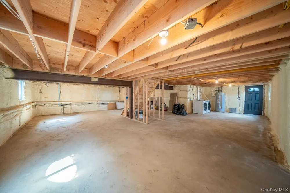 22 Sleepy Lane Hicksville, NY 11801
