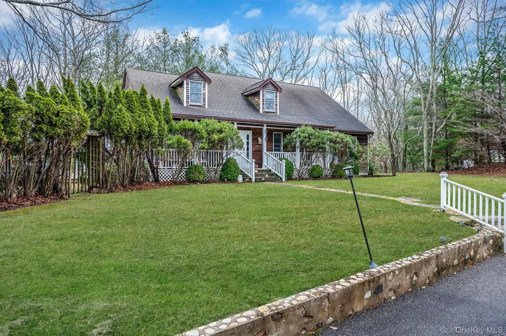 128 Springy Banks Road East Hampton, NY 11937