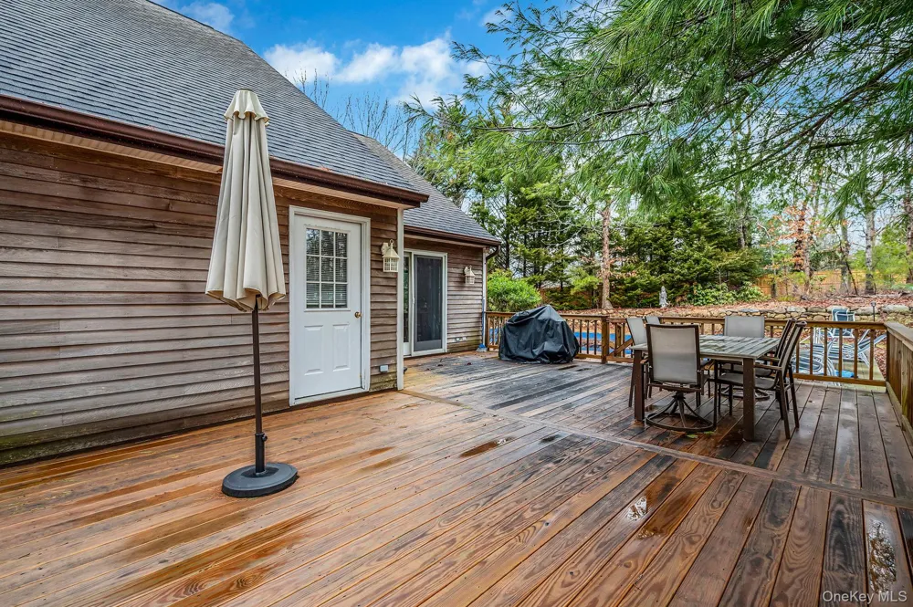 128 Springy Banks Road East Hampton, NY 11937