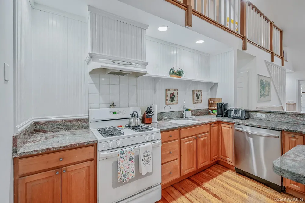 128 Springy Banks Road East Hampton, NY 11937