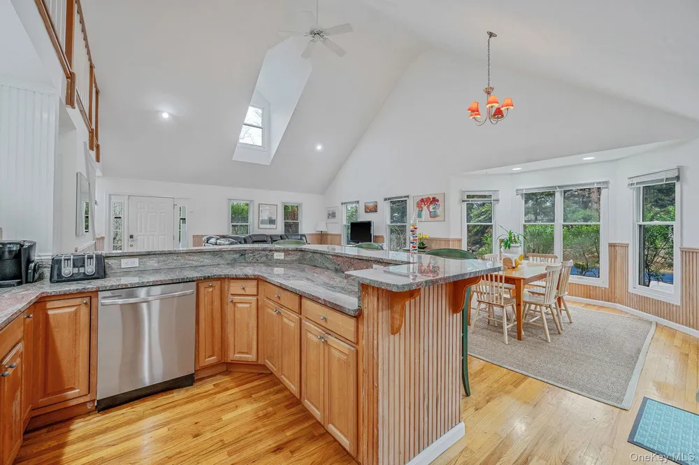 128 Springy Banks Road East Hampton, NY 11937