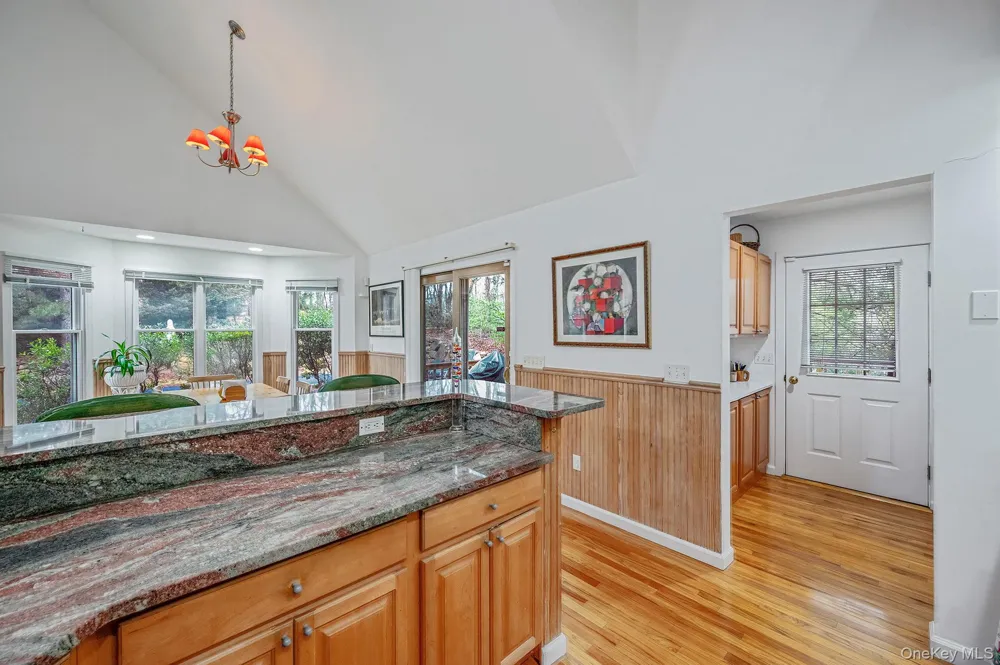 128 Springy Banks Road East Hampton, NY 11937