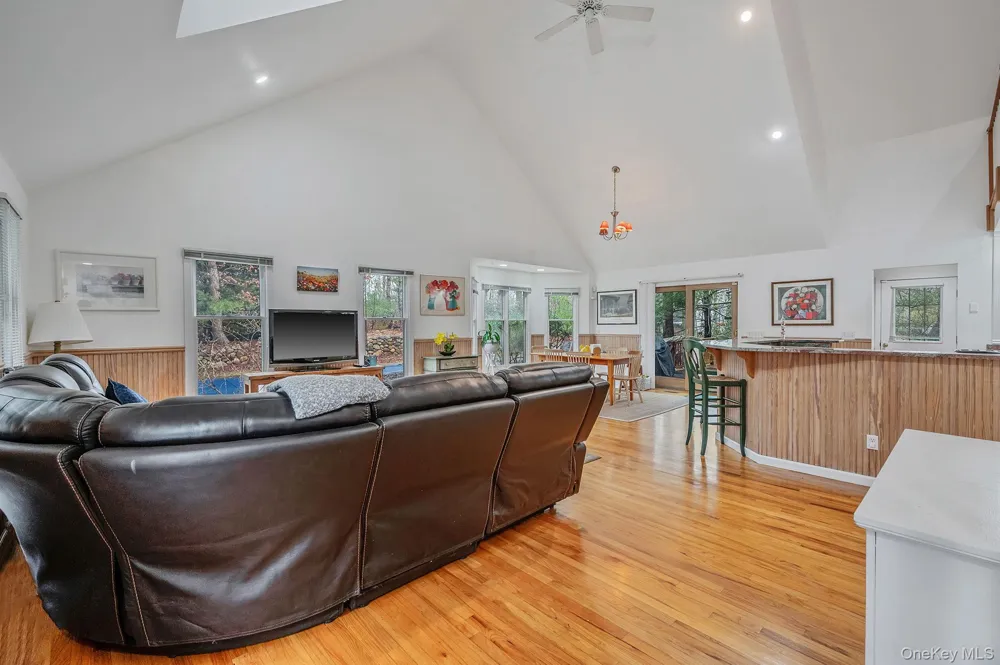 128 Springy Banks Road East Hampton, NY 11937