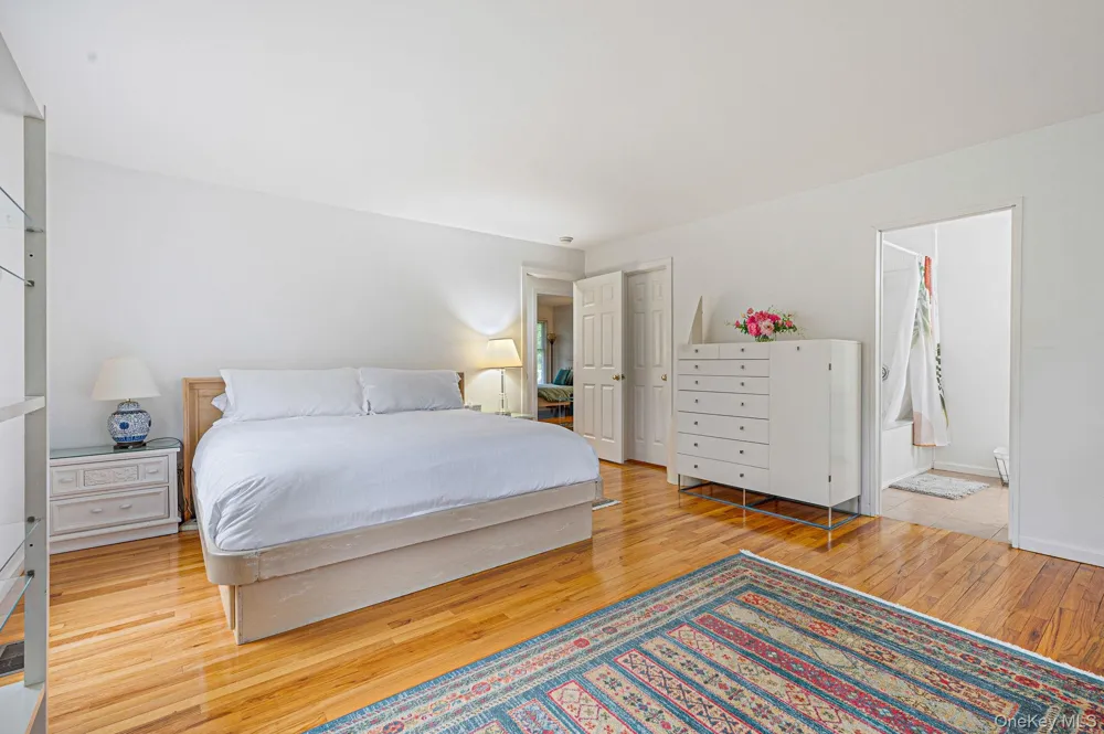 128 Springy Banks Road East Hampton, NY 11937