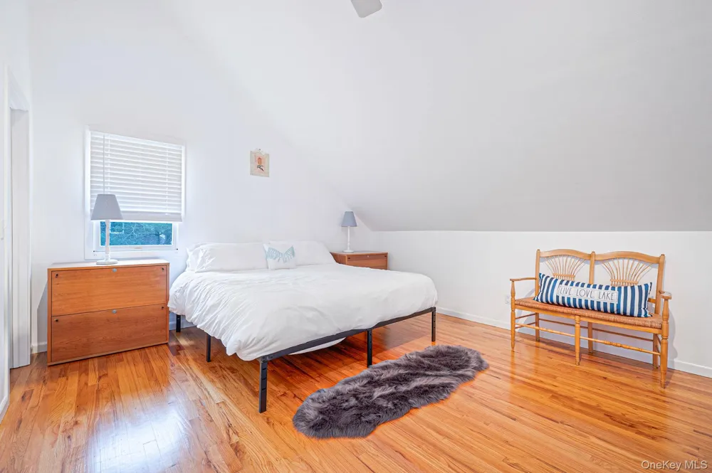 128 Springy Banks Road East Hampton, NY 11937