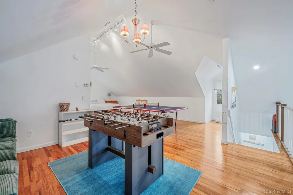 128 Springy Banks Road East Hampton, NY 11937
