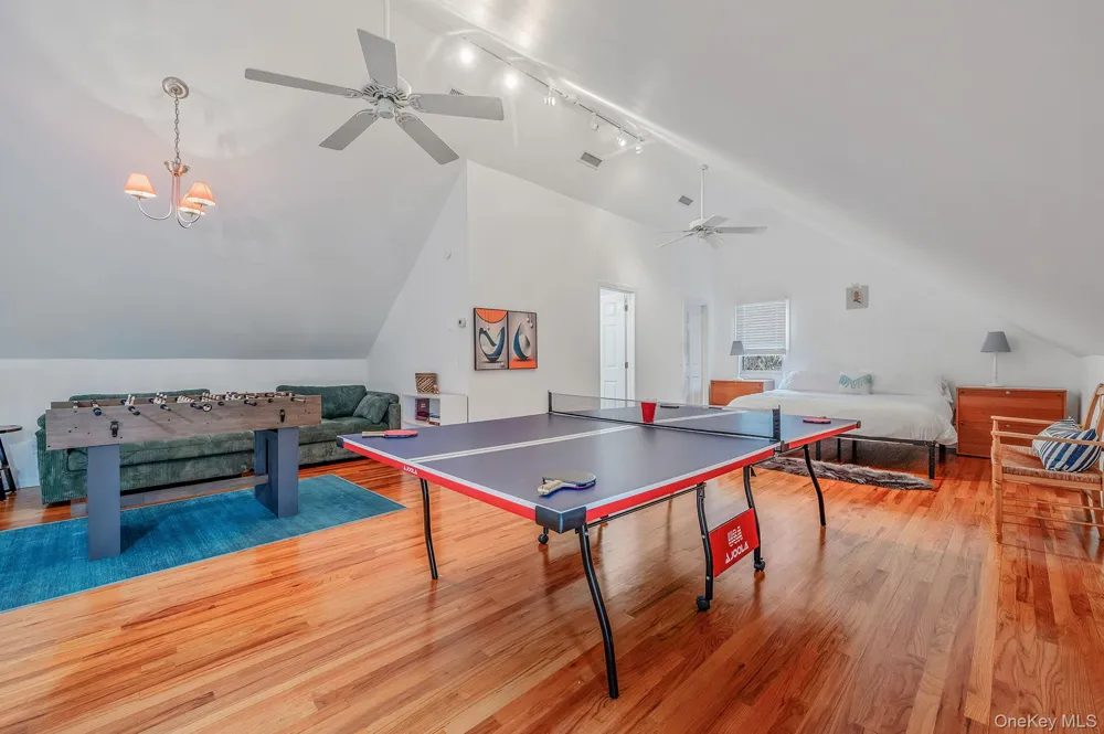 128 Springy Banks Road East Hampton, NY 11937
