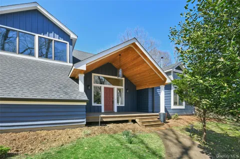 7 Waterview Drive
