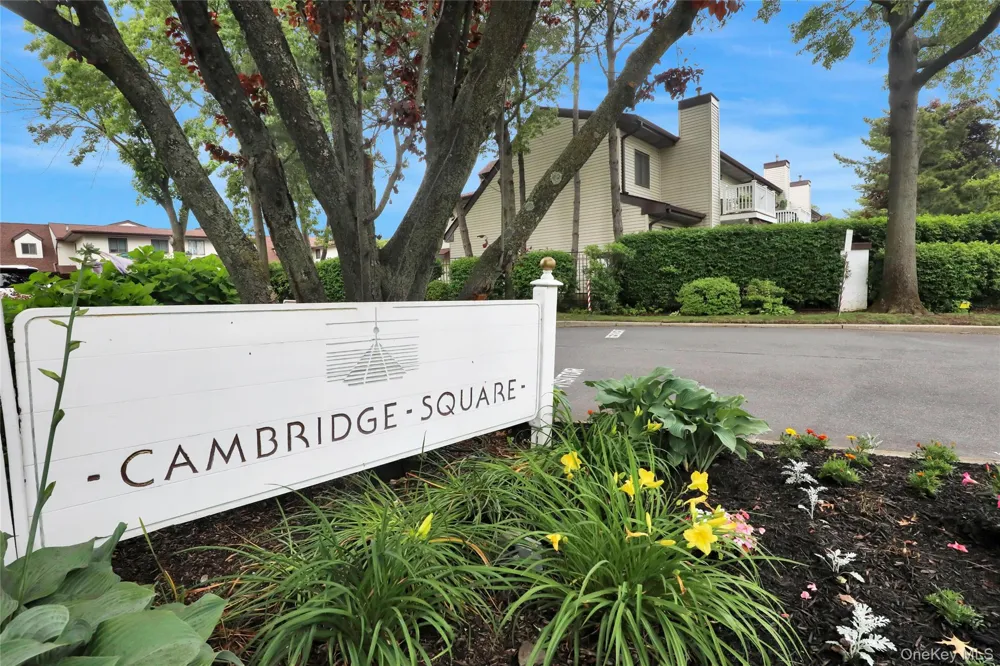 100 S Cambridge Drive S #100 Copiague, NY 11726