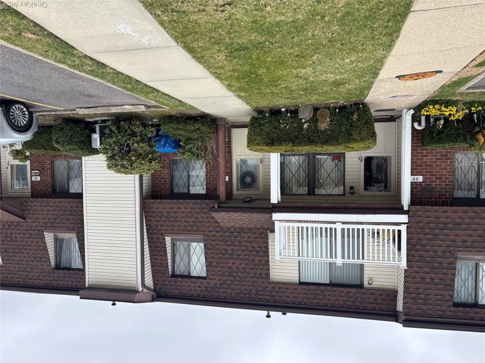 100 S Cambridge Drive S #100 Copiague, NY 11726