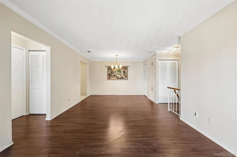 100 S Cambridge Drive S #100 Copiague, NY 11726