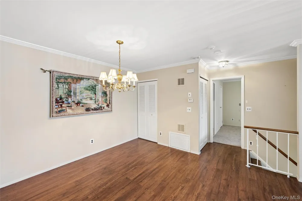 100 S Cambridge Drive S #100 Copiague, NY 11726