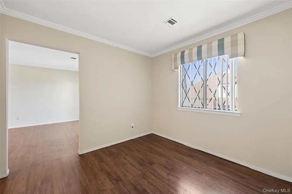 100 S Cambridge Drive S #100 Copiague, NY 11726