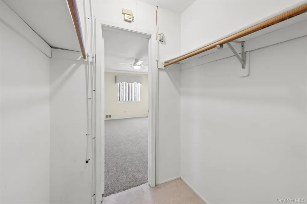 100 S Cambridge Drive S #100 Copiague, NY 11726
