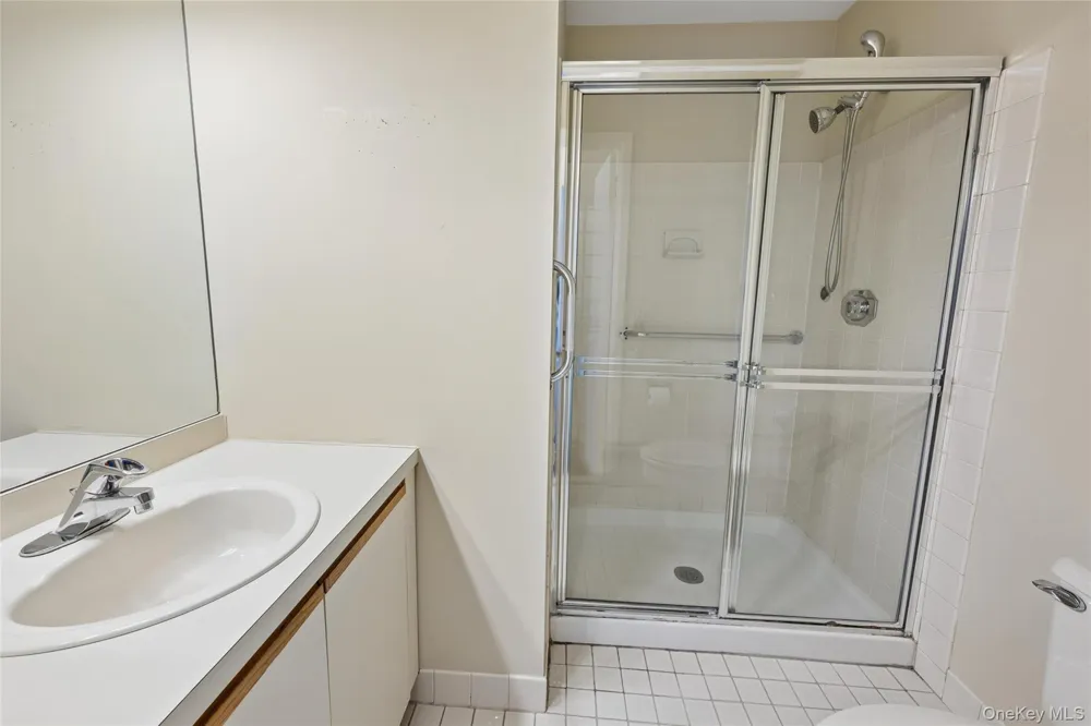 100 S Cambridge Drive S #100 Copiague, NY 11726