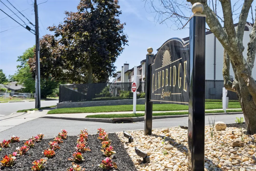 100 S Cambridge Drive S #100 Copiague, NY 11726