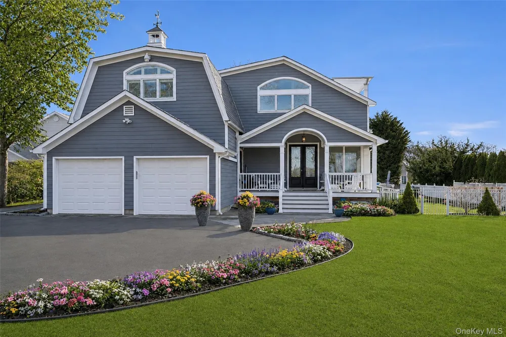 8 Canal Way Hampton Bays, NY 11946