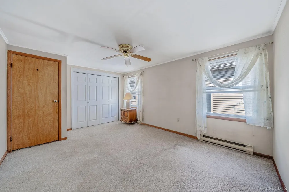 191 Village Circle W Manorville, NY 11949