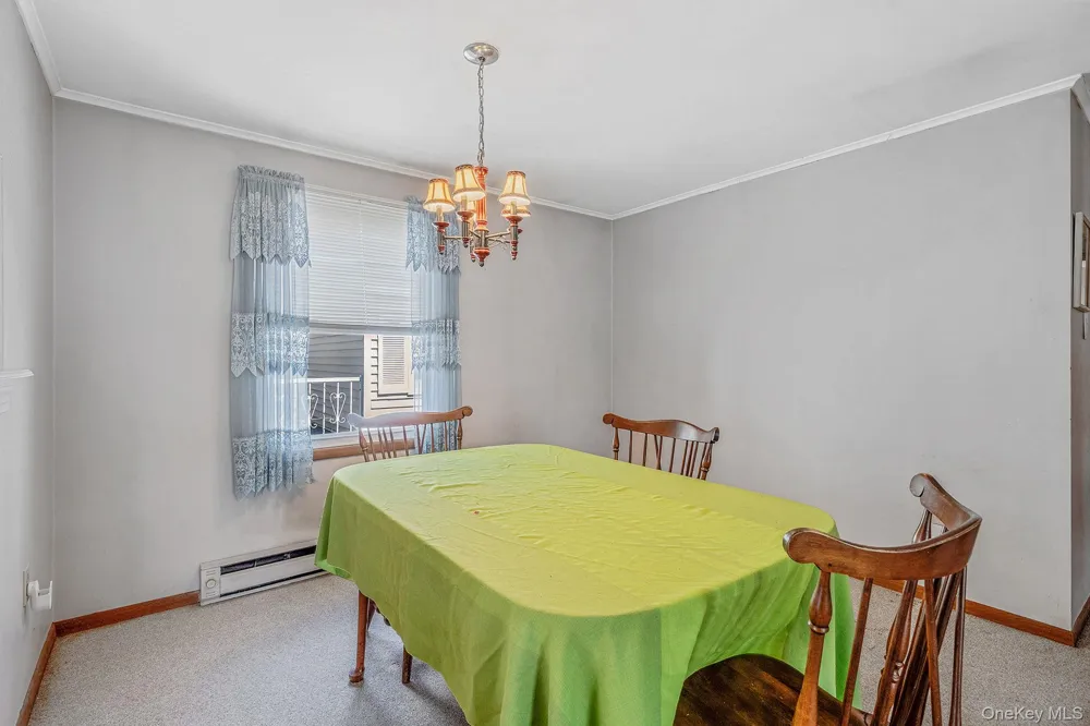 191 Village Circle W Manorville, NY 11949