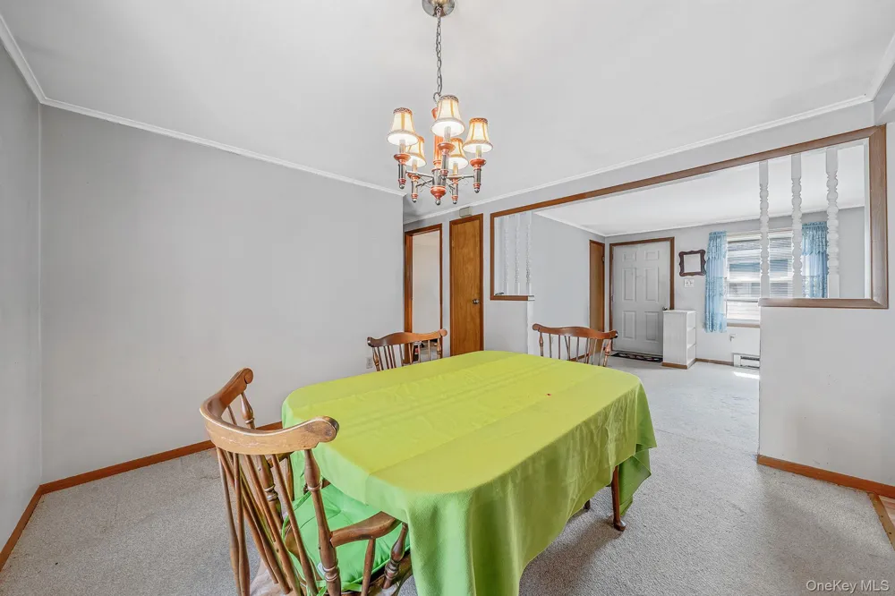 191 Village Circle W Manorville, NY 11949