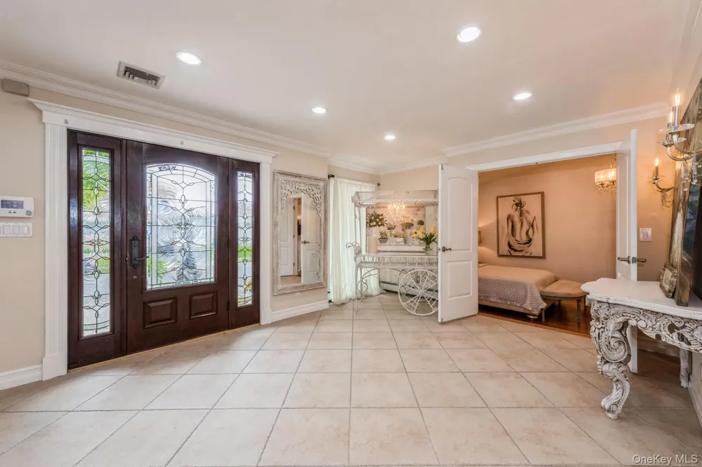 82 Division Avenue Massapequa, NY 11758