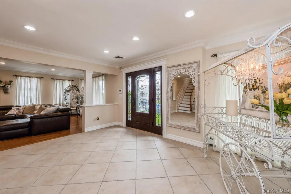 82 Division Avenue Massapequa, NY 11758