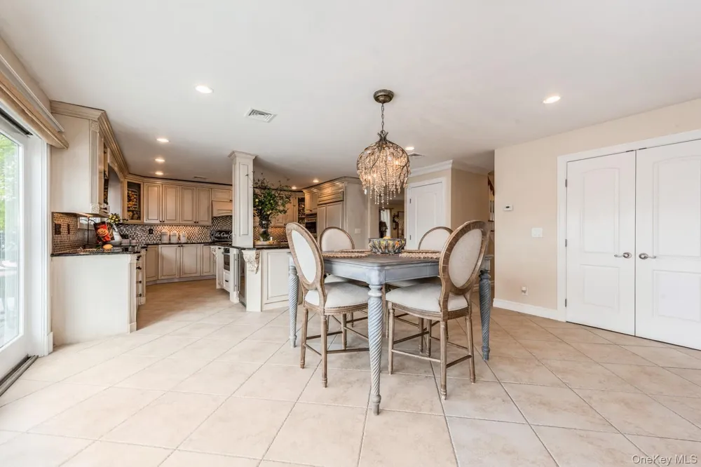82 Division Avenue Massapequa, NY 11758