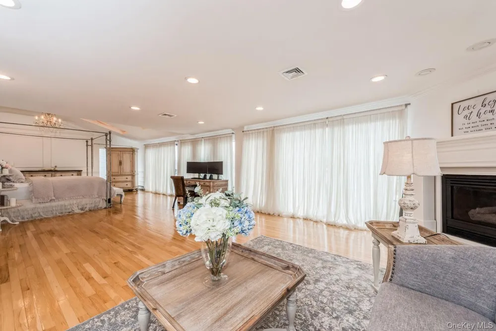 82 Division Avenue Massapequa, NY 11758