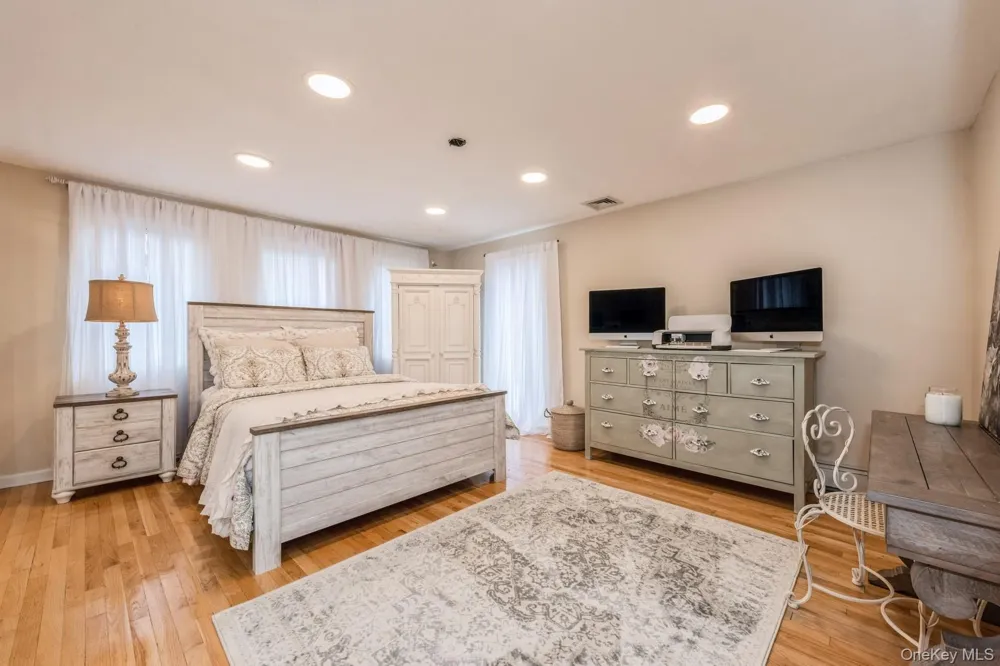 82 Division Avenue Massapequa, NY 11758