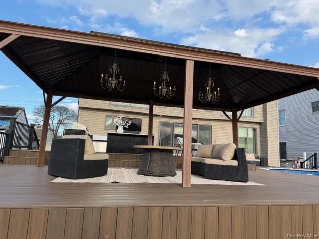 82 Division Avenue Massapequa, NY 11758