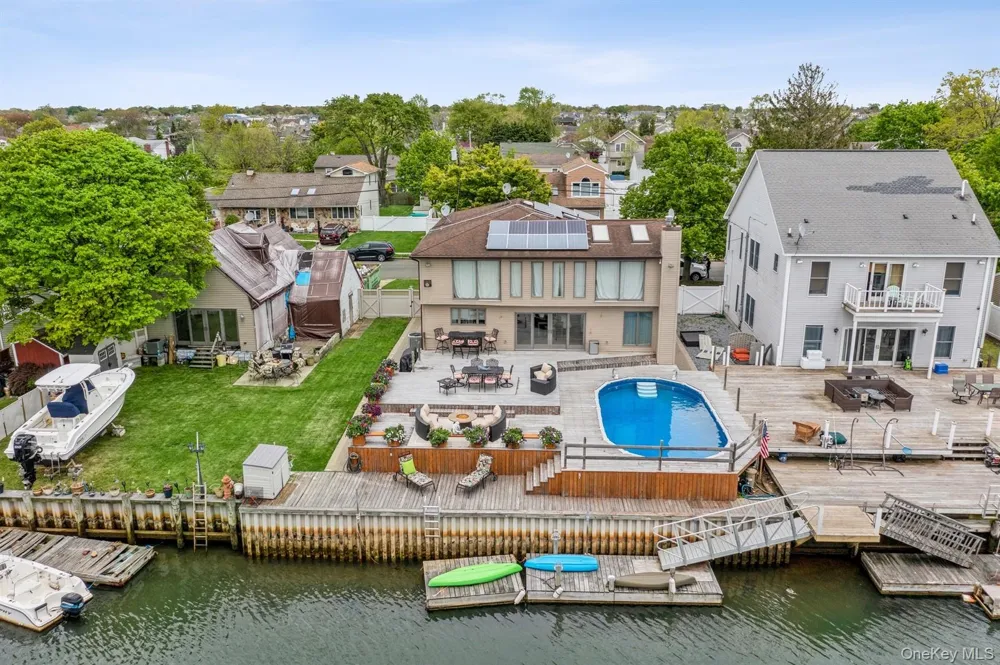 82 Division Avenue Massapequa, NY 11758
