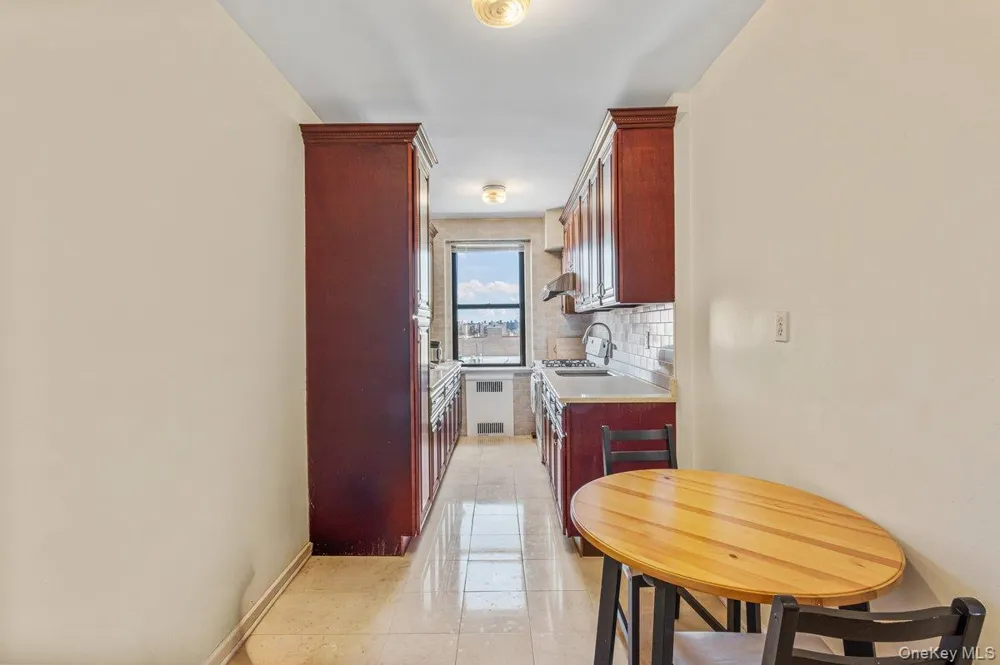 4035 Ithaca Street #5D Elmhurst, NY 11373
